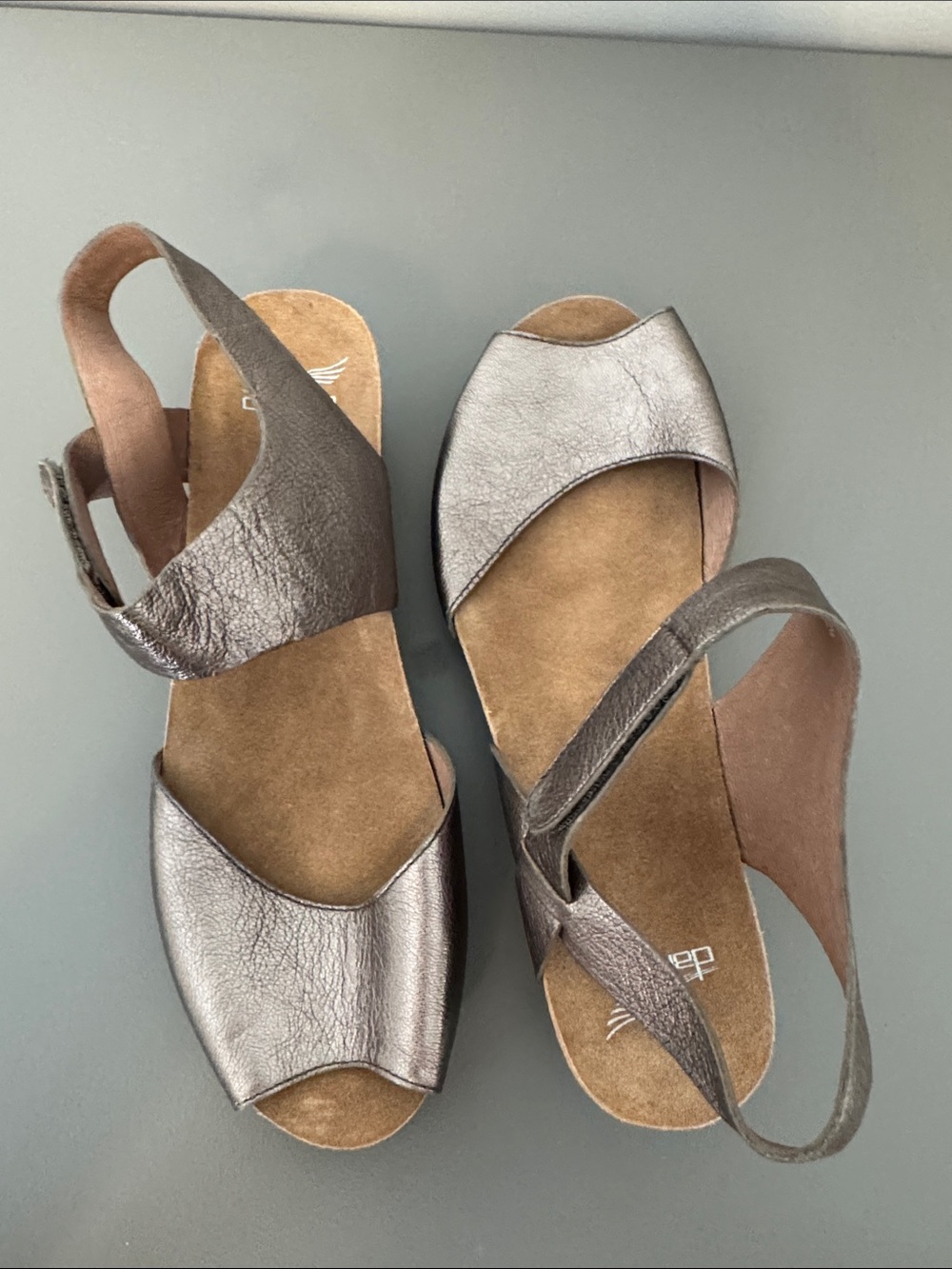Dansko “Vera” wedge sandal sz40 NWOB